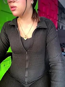 Queen__Love from StripChat is Freechat