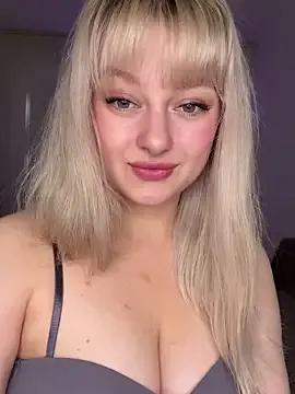 Queen_in_touch from StripChat is Freechat