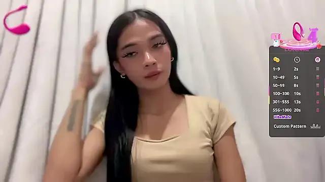 queen_lucinda from StripChat is Freechat
