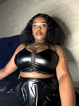 QUEEN_NOBUHLE_777 from StripChat is Freechat