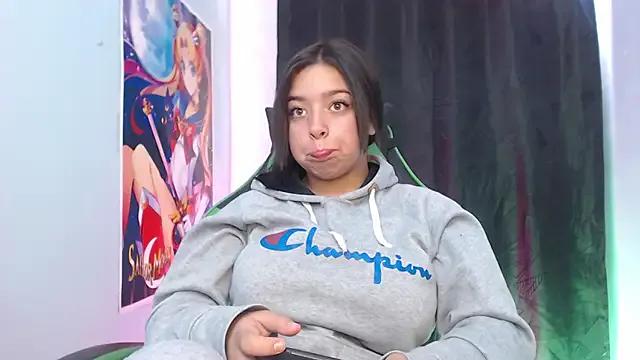Queen_salomme from StripChat