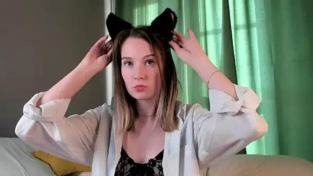 QueenieHathaway from StripChat