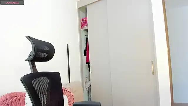 RachelRusso from StripChat is Freechat