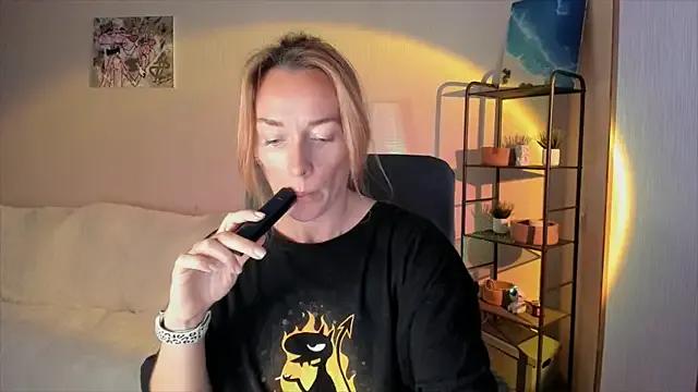 RebeccaMartinez from StripChat