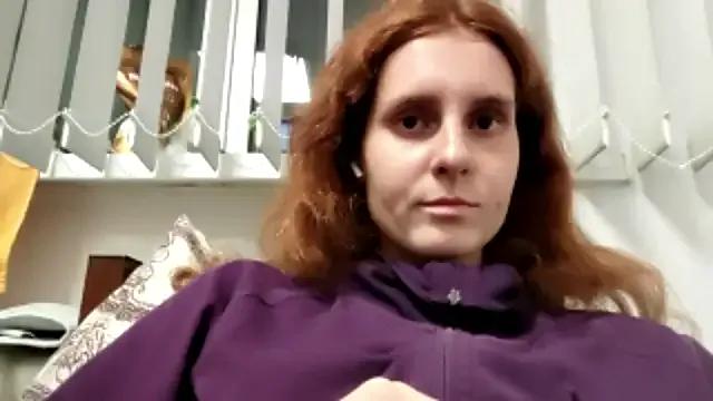 redfoxlovely from StripChat is Freechat
