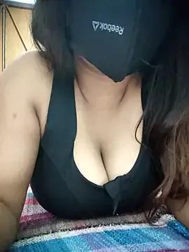 Reena_queen from StripChat is Freechat