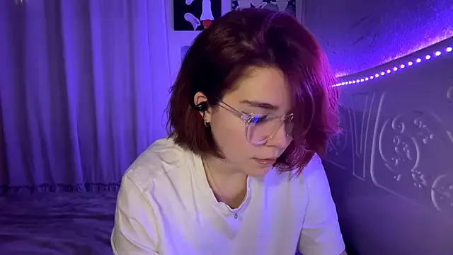 ReginaVbiles from StripChat is Freechat