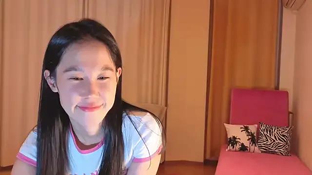 Reina__chan from StripChat is Freechat