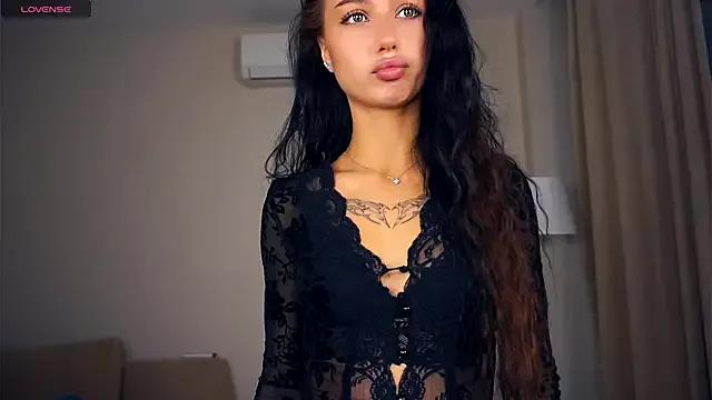 RendaBaatz from StripChat is Freechat
