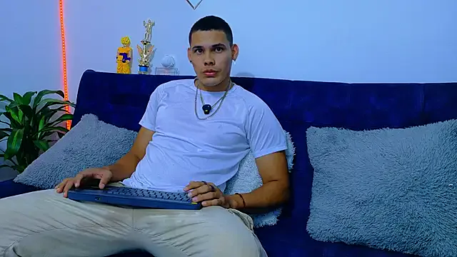 rick03_leto from StripChat is Freechat