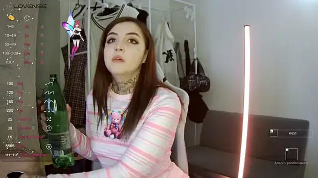 Rin_andersonn from StripChat is Freechat