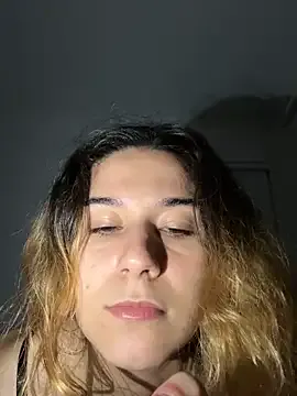 Riverdonttgo from StripChat is Freechat