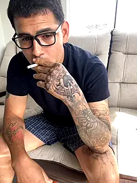 roa_alee from StripChat is Freechat