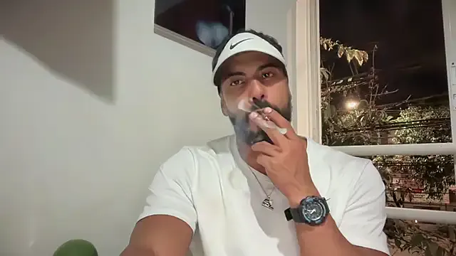 romeolovedark from StripChat is Freechat