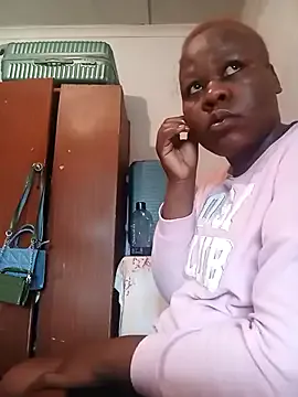 Roronae from StripChat is Freechat