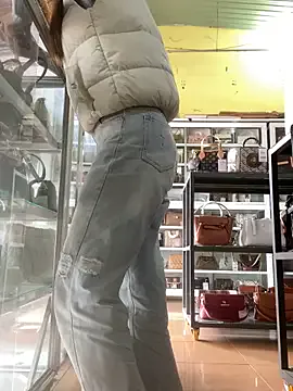 Rosa_998 from StripChat is Freechat