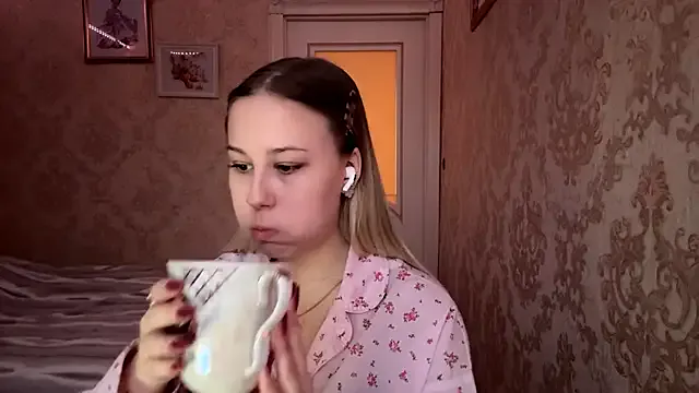 Rose_Lachrymose from StripChat is Freechat