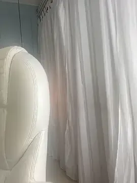 Rose_monroee from StripChat is Freechat