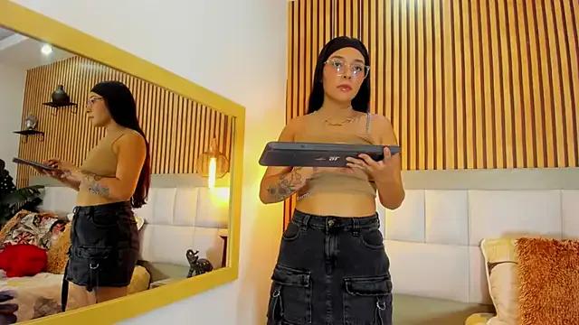 Roseaurora from StripChat is Freechat