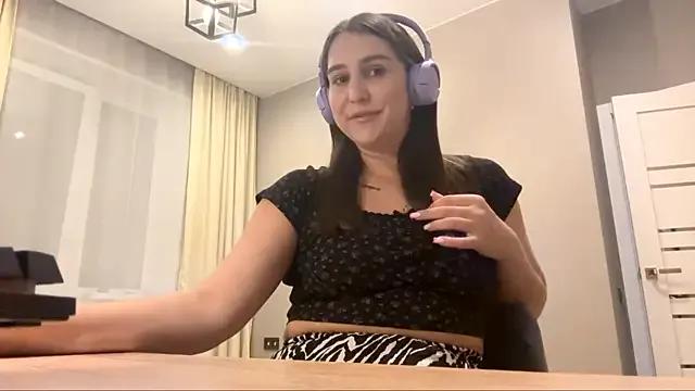 RoseRossi from StripChat is Freechat