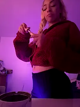 RosexxGoldxx from StripChat is Freechat