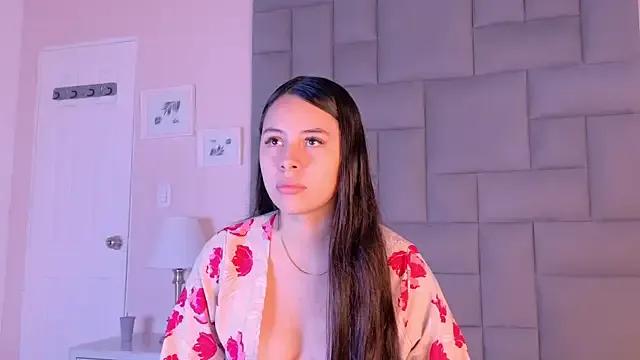 Rosse_and_mike from StripChat is Freechat