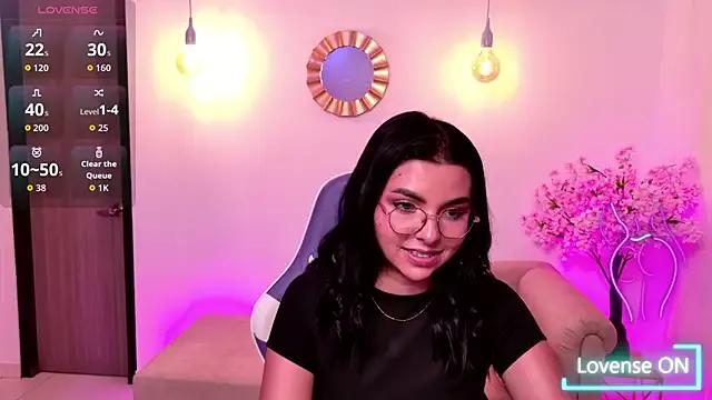 Rossie_Channel from StripChat is Freechat