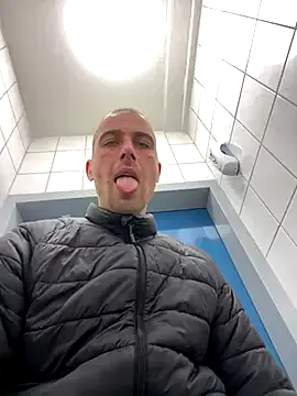 Rotteei1 from StripChat is Freechat