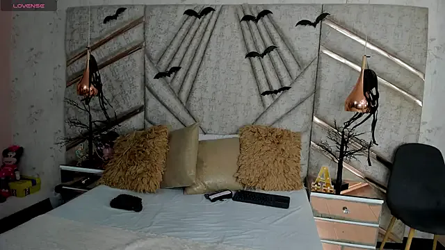 RousseWalker from StripChat is Freechat