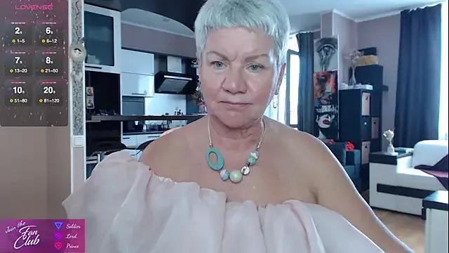 roxana_brooks from StripChat is Freechat