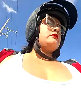 Roxiisecretary from StripChat is Freechat