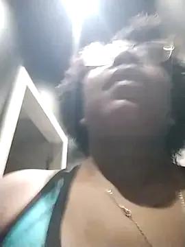 RoxyCaine from StripChat is Freechat
