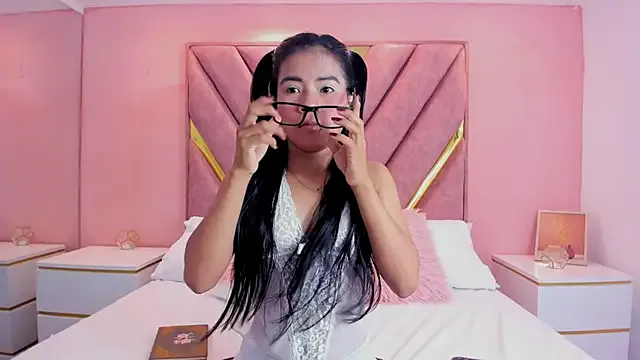 roxyflame_ from StripChat is Freechat