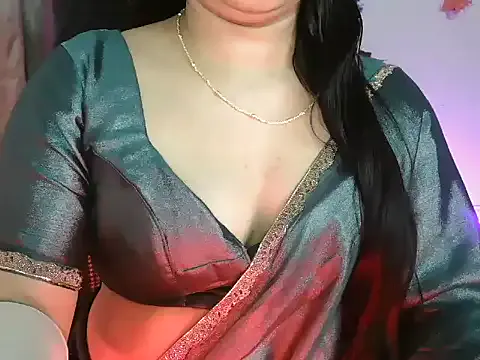 Royal_zara from StripChat is Freechat