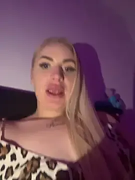 RuxyCatrina from StripChat is Freechat