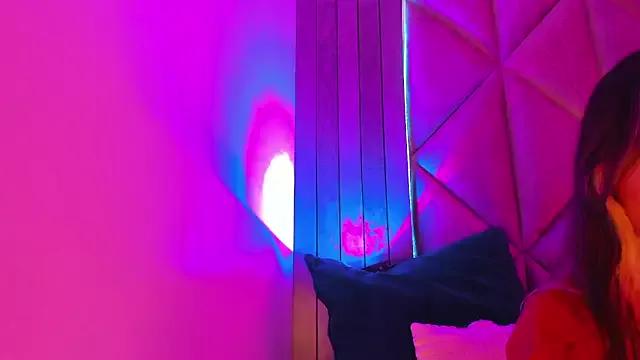 Girls: try live performances with matured performers, from dancing to quirks, in a variety of beautiful sex cams.