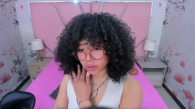 SafiroAgataaa from StripChat