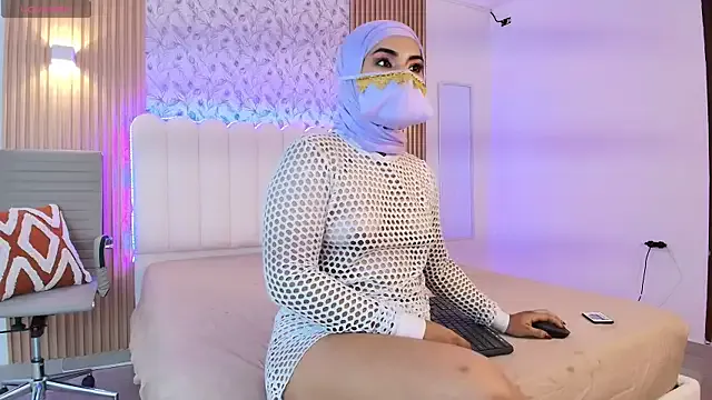 SaharaGoddess from StripChat is Freechat