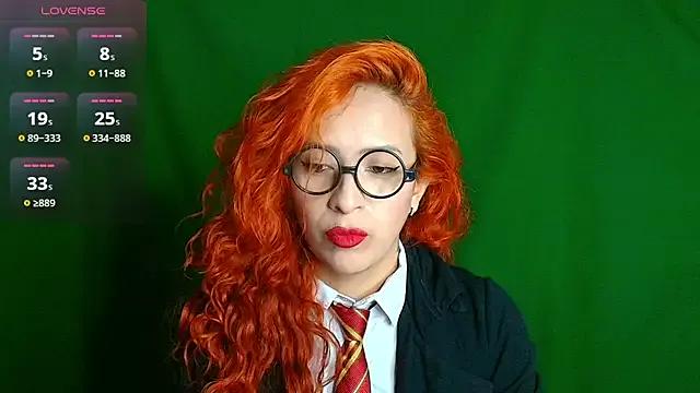sahra_taylor_ from StripChat is Freechat