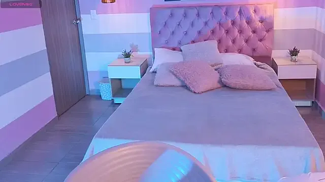 samantaortega__ from StripChat is Freechat