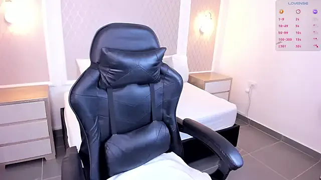 samantha17_x from StripChat is Freechat