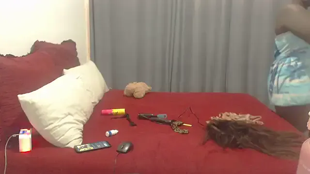 Samantha2012 from StripChat is Freechat