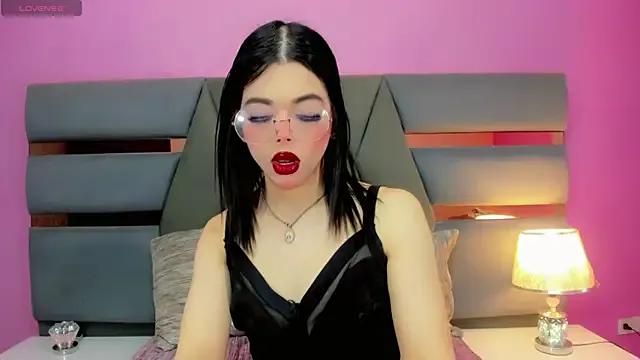 samantha_brucess from StripChat is Freechat