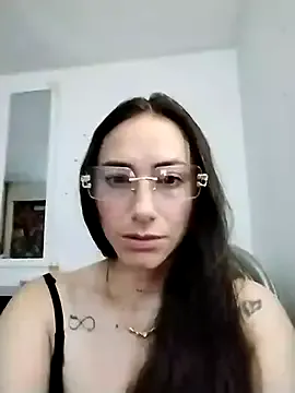 Samantha_curvy1 from StripChat is Freechat