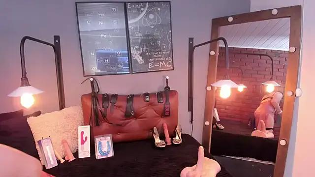 Girls: try live performances with matured performers, from dancing to quirks, in a variety of beautiful sex cams.