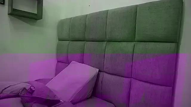 samantha_sw from StripChat