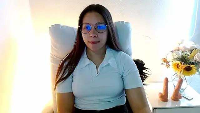 SamanthaRoldaan from StripChat is Freechat