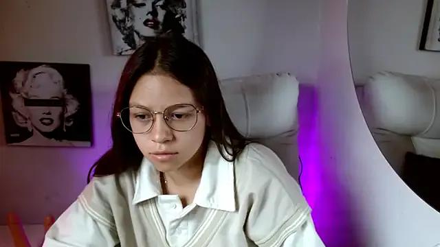 SamanthaRoldaan from StripChat is Freechat