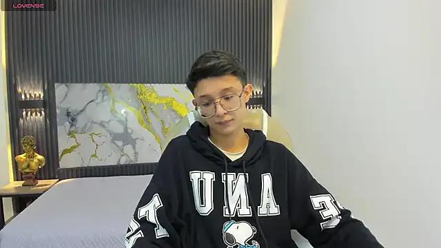 SantiagoRusso18 from StripChat is Freechat