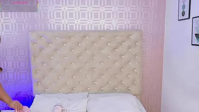 Girls: try live performances with matured performers, from dancing to quirks, in a variety of beautiful sex cams.